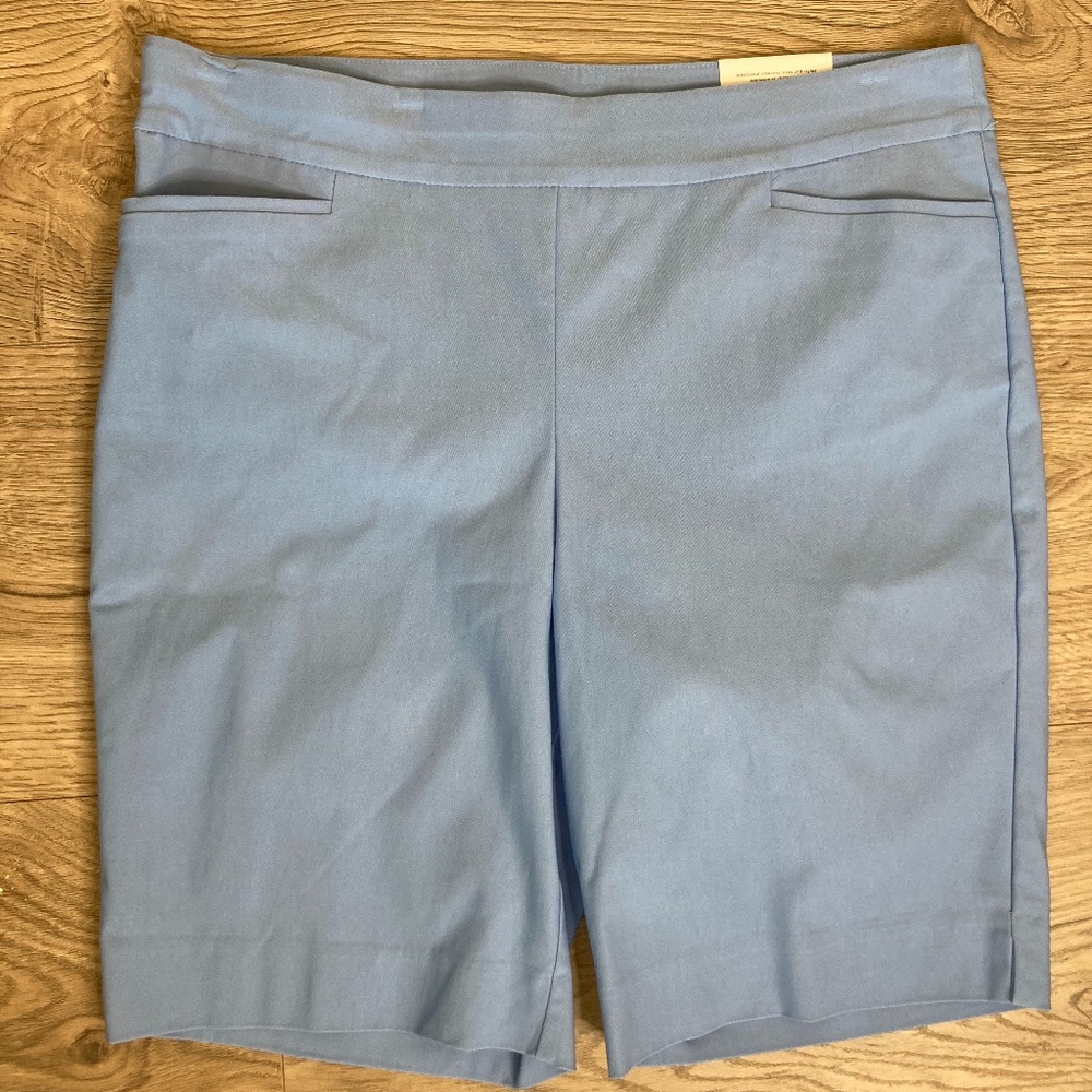 Chico's NWT So Slimming Brigette Shorts